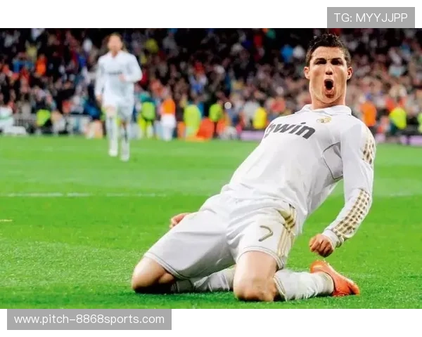 踢足球的七号球星是谁 他在赛场上的表现如何震撼世界